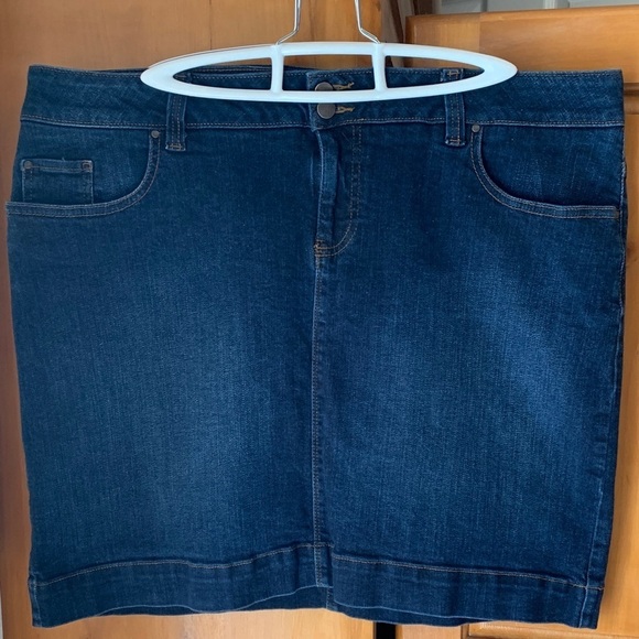 Denver Hayes Dresses & Skirts - Dark denim skort 18